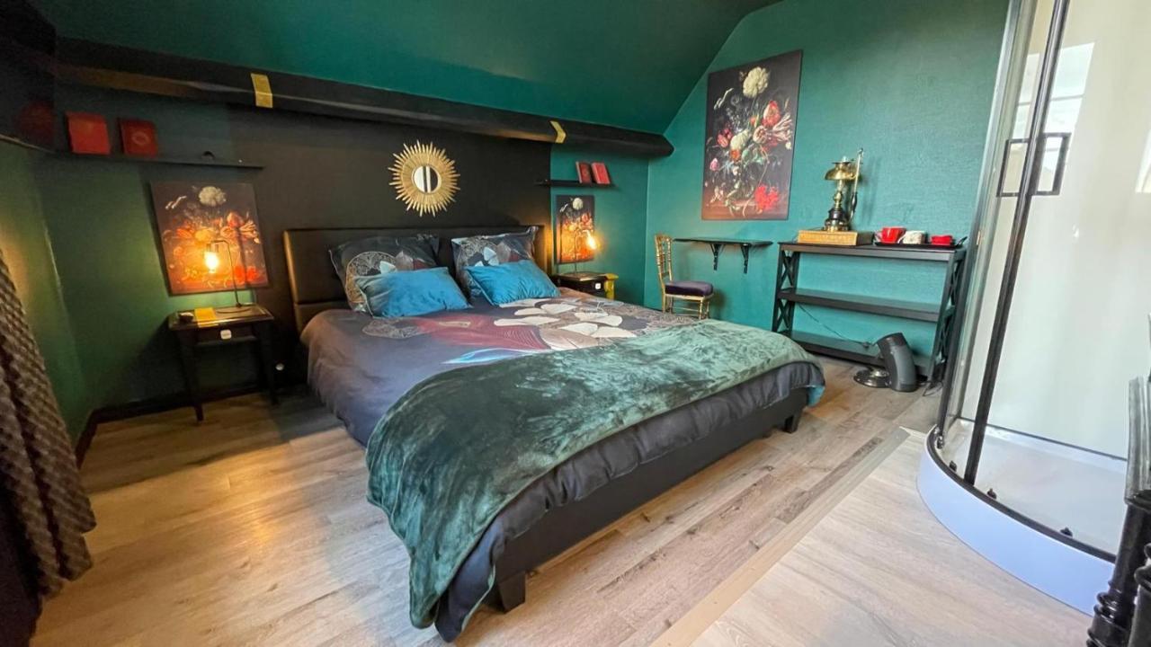 Saint-Germain-du-Corbeis Les Nuits Victoriennes Bed & Breakfast エクステリア 写真